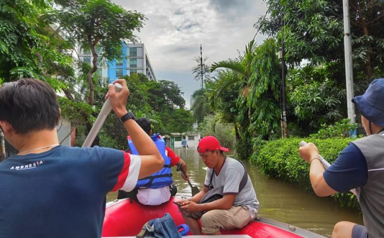  Kalbis Institute Kirim Relawan untuk Evakuasi Banjir